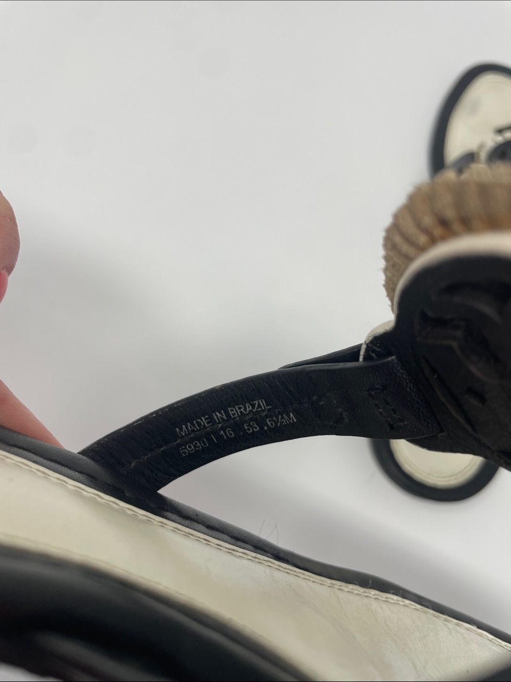 Tory Burch Miller Fringe Size 6.5 White Black Leather Sandals - Picture 5 of 6